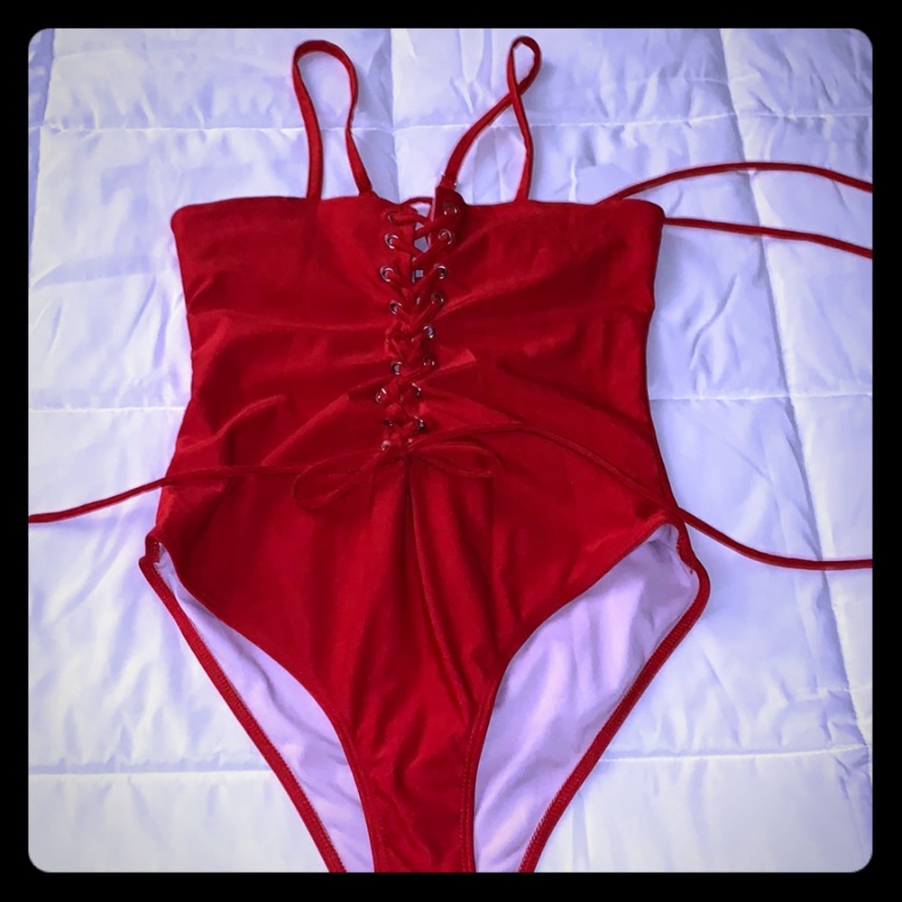 Beautiful and sexy bathing suit ❤️ NEW WITH TAGS ✨